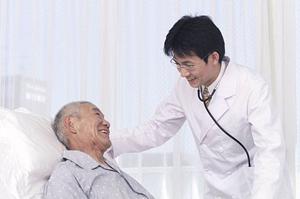 目立たない矯正治療ができる京都のあおい矯正歯科